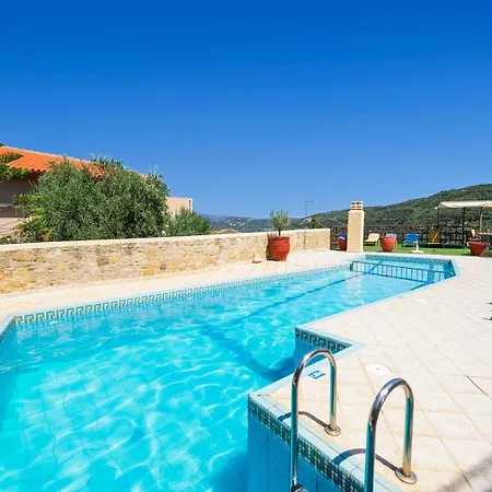Villa 4-bedroom House Topolia