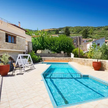 4-bedroom House * Topolia