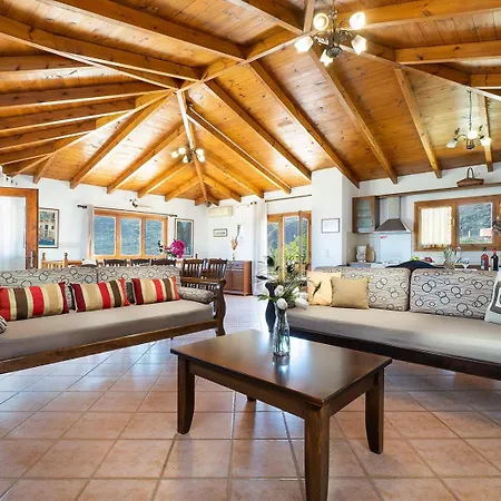 4-bedroom House Villa Topolia