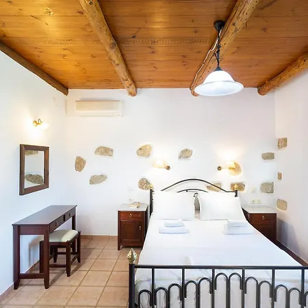 Villa 4-bedroom House *