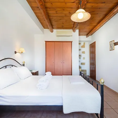 4-bedroom House