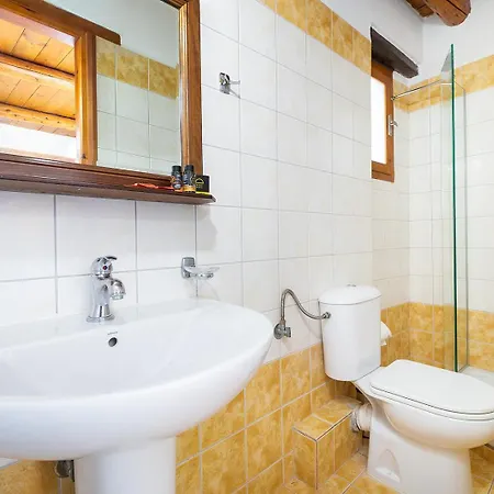 4-bedroom House Topolia