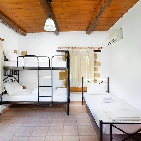 Villa 4-bedroom House
