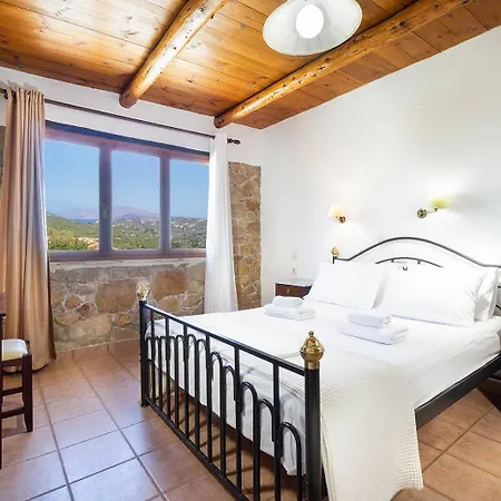 4-bedroom House Topolia
